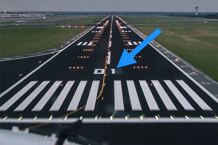 Do You Know These 7 Common Airport Lights And Markings? | Boldmethod